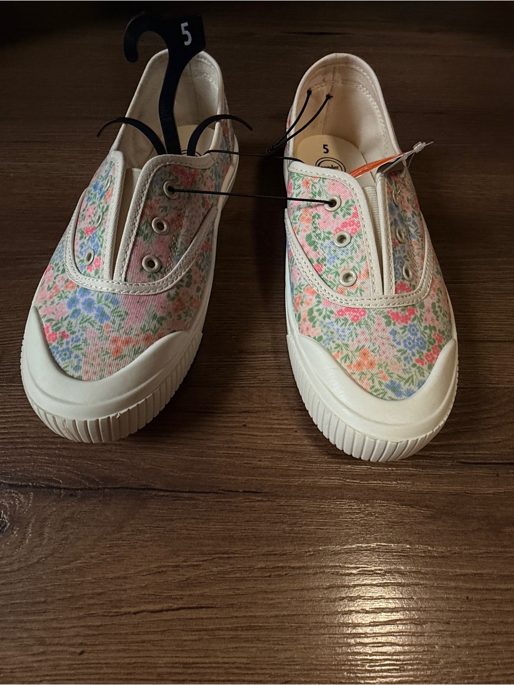 NWT Wonder Nation Girls Sz 5 Casual Plimsoll Sneakers
